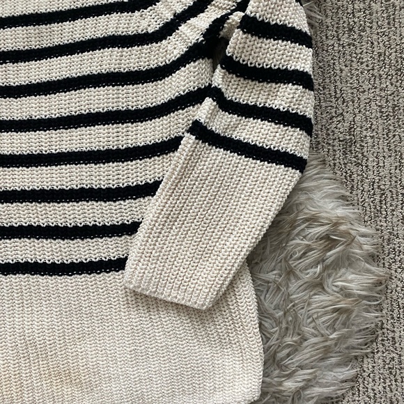 Loft Cream & Navy Striped Sweater EUC - Picture 4 of 8